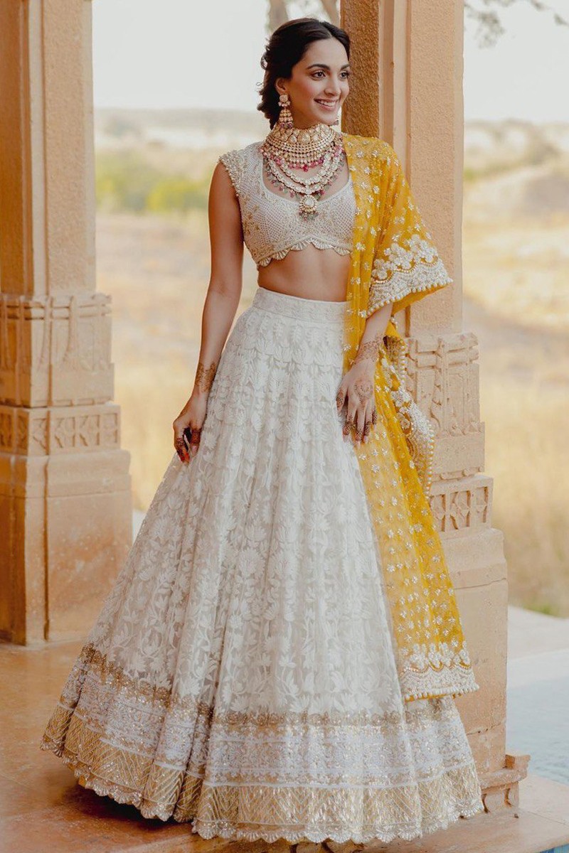 Look: How Bollywood actress shipped wedding dress from Pakistan to Dubai to  India - News | Khaleej Times