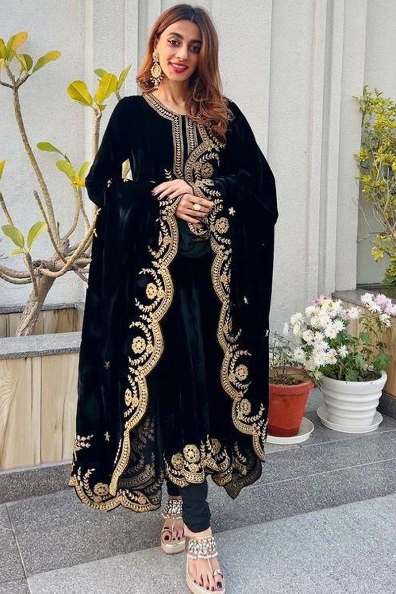 Designer Black Gold Trumpet Mermaid Beaded long prom dress Evening Gow –  Frugal Mughal