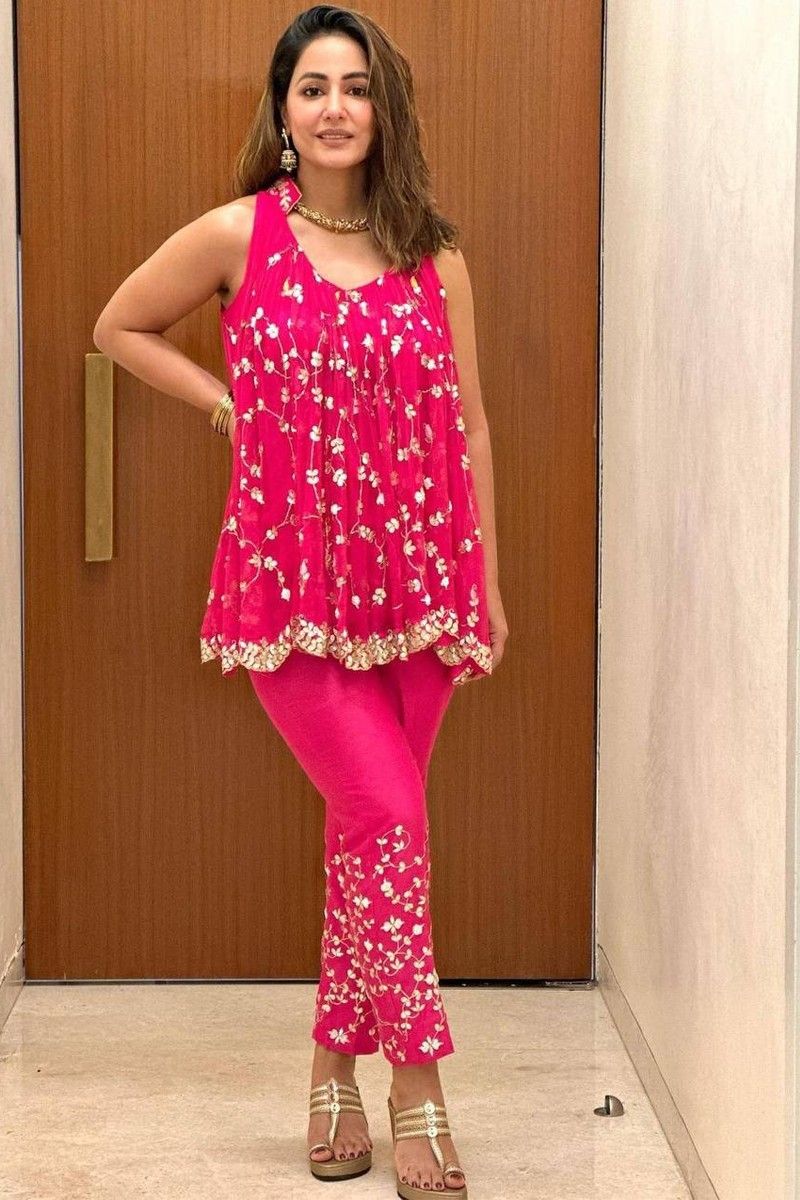 Beautiful and so cute Hina Khan ❤ | Designer dresses casual, Designer  dresses indian, Women dresses classy