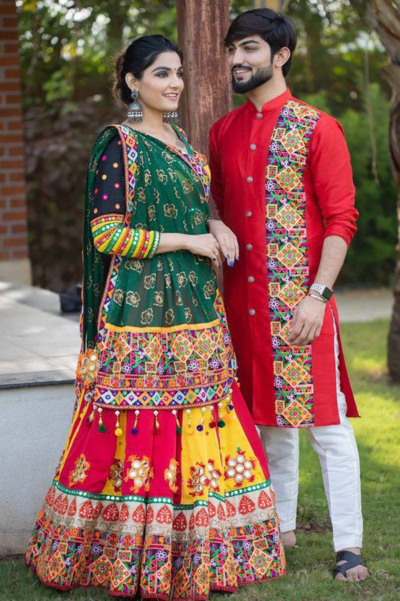 Chandigarh Anand Karaj With A Traditional Maroon Lehenga | Indian wedding  photography poses, Wedding photography poses, Wedding couple poses  photography