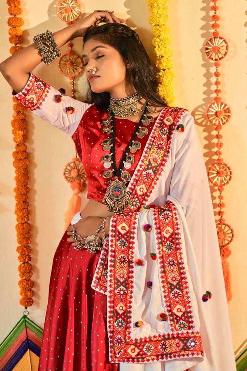 navratri outfit to grab everyone's attention. #multicoulouroutfit  #traditional #navratri #traditionallook #poseideas #photos… | Outfits,  Navratri, Traditional looks