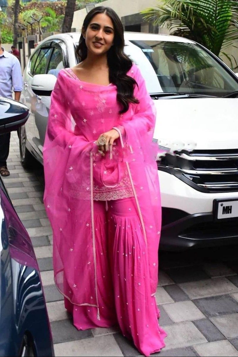 How To Dazzle In Indian Ethnic Dresses Like Sara Ali Khan