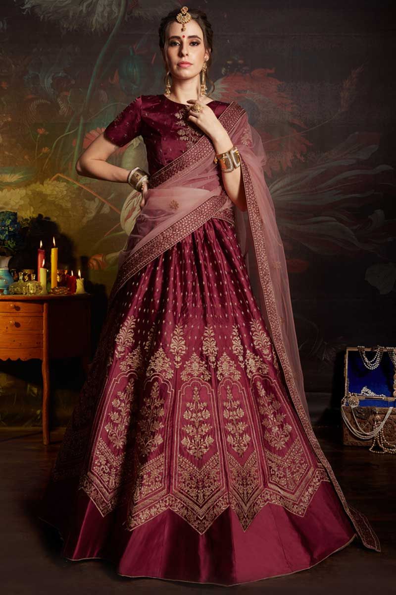 Kajol redefines royalty and elegance in maroon lehenga set | Hindustan Times