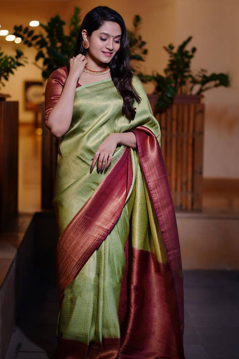 Sage Green Hand Embroidered Saree Set Design by Summer by Priyanka Gupta at  Pernia's Pop Up Shop 2024